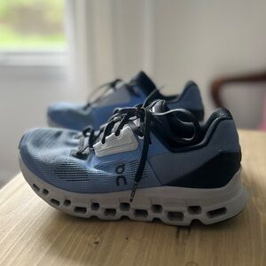 On Cloud cloudtec Helion sneakers